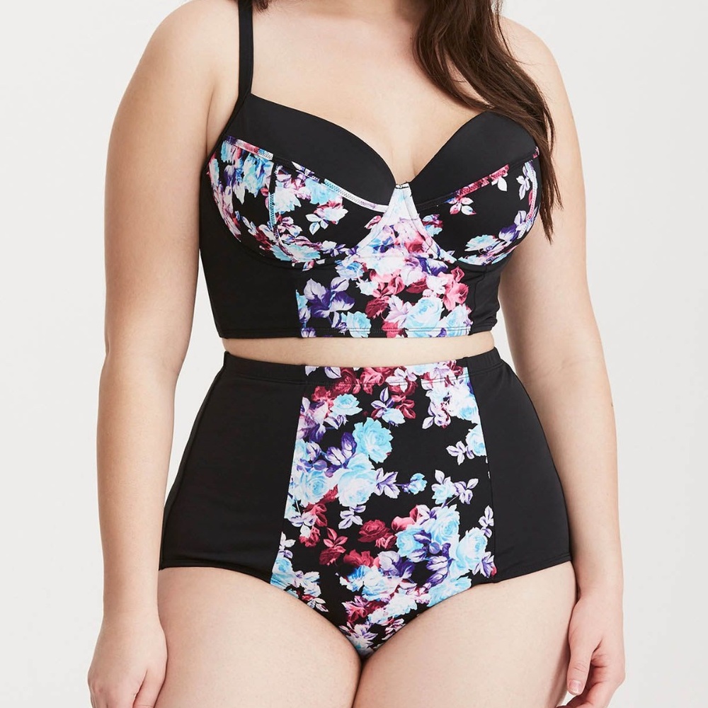 2 piece swimsuit Size 14W-16W (DD-DDD)